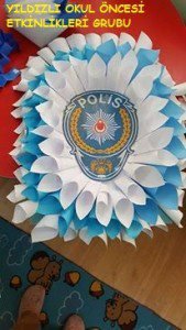 polis haftası çelenk-şapka (1)