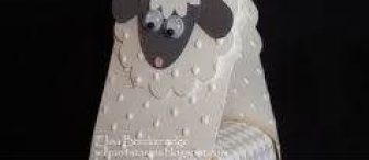 Birbirinden sevimli ve farklı kuzular, koyunlar ve kartlar