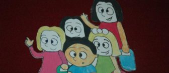 kağıt kesme boyama tekniği ile aile
