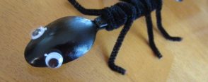 Plastik Kaşık ile KARINCA
