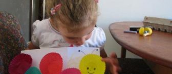 Kağıt Kek Kalıbı ile Tırtıl