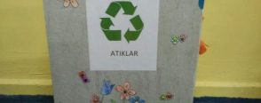 Geri dönüşüm kutuları  bence çok güseller:)