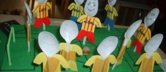 plastik kaşıktan futbolcular