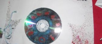 CD ve püskürtme ile nostaljik telefonlarımız.