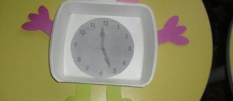 Artık malzemeden saatimiz