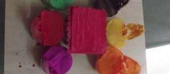 Çok şeker , rengaren oturma grubu ve masamız. :)