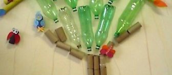 Plastik ŞişelerdenYemyeşil Bir Ağaç