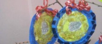 çocuk yapımı salon süsleri:))