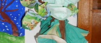 Peçetelerden Yemyeşil Bir Ağaç