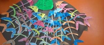 Kedi ve kılçıklı balıklar