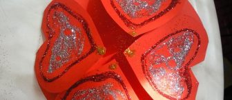 ANNELERİMİZE KALPLİ KART … :)