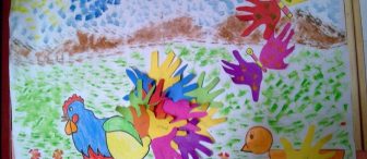 Tavuk,civcivler ve kelebekler :)