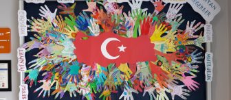 YAŞAYAN DEĞERLER PANOSU