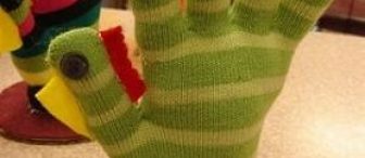 Okul öncesi artık materyal etkinliği olarak çorap ve eldivenlerimizi değerlendirdik