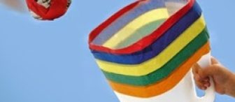 Süt bidonu ile top yakalama oyunu :)